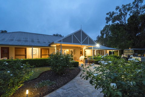 Thistle Hill Guesthouse - Walk To Many Wineries And Restaurants - Accommodation Sunshine Coast 0