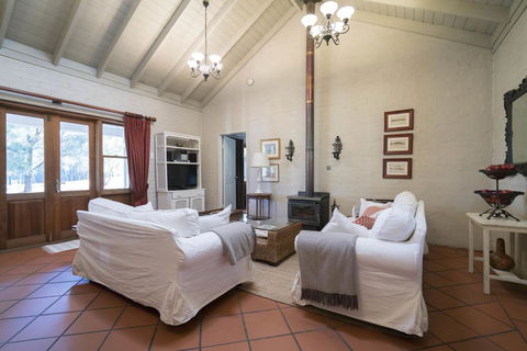 Thistle Hill Guesthouse - Walk To Many Wineries And Restaurants - Accommodation Sunshine Coast 31