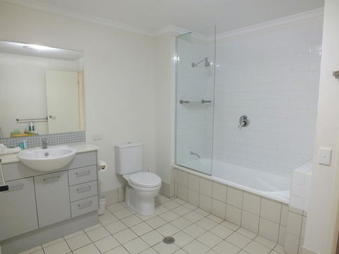 Pacific Marina Apartments - Accommodation Sunshine Coast 5