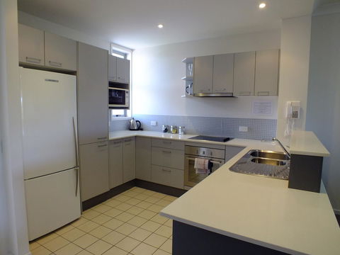 Pacific Marina Apartments - Accommodation Sunshine Coast 9