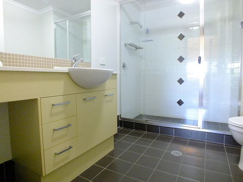 Pacific Marina Apartments - Accommodation Sunshine Coast 7