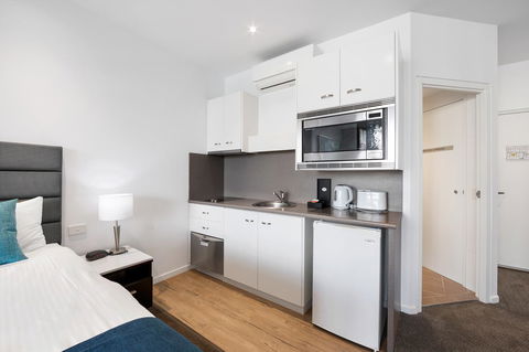 Mantra Quayside Port Macquarie - Accommodation Sunshine Coast 2