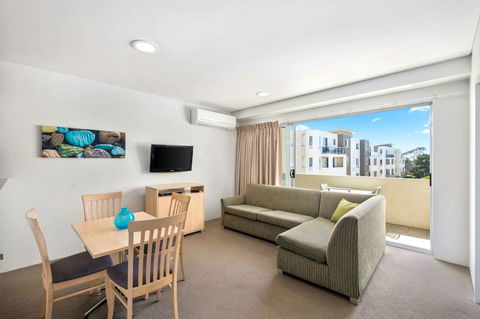 Quality Suites Pioneer Sands - Accommodation Sunshine Coast 3