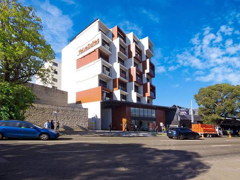 Value Suites Green Square - Accommodation Sunshine Coast 1