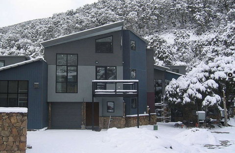 Snowstream 4 - Accommodation Sunshine Coast 0