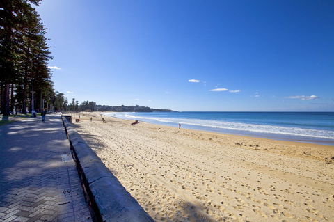 Manly Paradise Motel & Apartments - Accommodation Sunshine Coast 8
