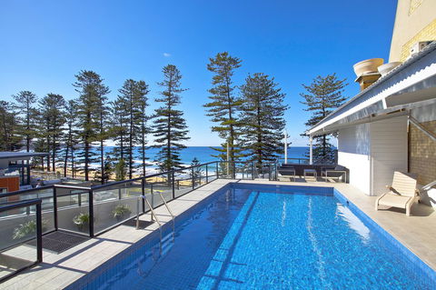 Manly Paradise Motel & Apartments - Accommodation Sunshine Coast 2
