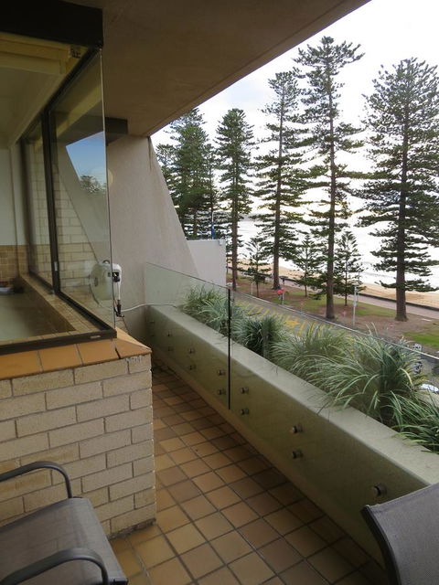 Manly Paradise Motel & Apartments - Accommodation Sunshine Coast 40