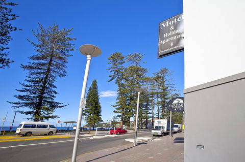 Manly Paradise Motel & Apartments - Accommodation Sunshine Coast 18