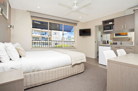 Manly Paradise Motel & Apartments - Accommodation Sunshine Coast 14