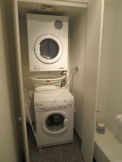 Manly Paradise Motel & Apartments - Accommodation Sunshine Coast 24