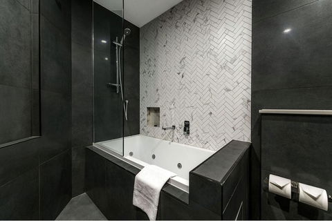 Holiday Inn & Suites - Parramatta Marsden Street, An IHG Hotel - Accommodation Sunshine Coast 6