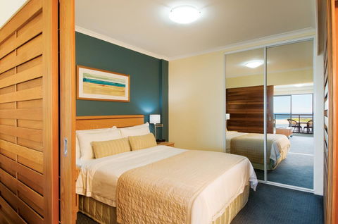 Oaks The Entrance Waterfront Suites - Accommodation Sunshine Coast 3