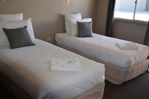 Commercial Hotel Motel Lithgow - Accommodation Sunshine Coast 6
