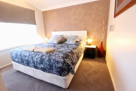 Full Circle Apartments - Accommodation Sunshine Coast 2