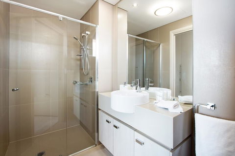 The Junction Palais - Modern And Spacious 2BR Bondi Junction Apartment Close To Everything - Accommodation Sunshine Coast 2