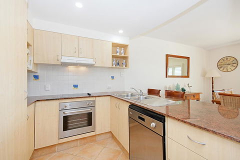 The Cove Yamba - Accommodation Sunshine Coast 3