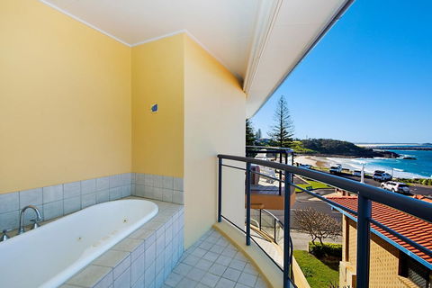 The Cove Yamba - Accommodation Sunshine Coast 8