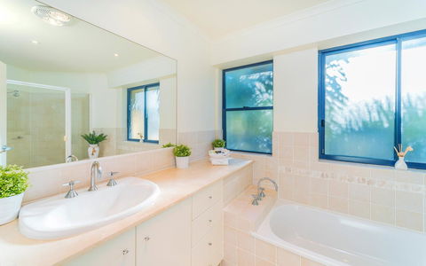 The Cove Yamba - Accommodation Sunshine Coast 16