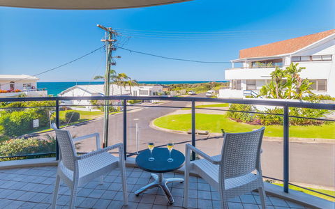 The Cove Yamba - Accommodation Sunshine Coast 0