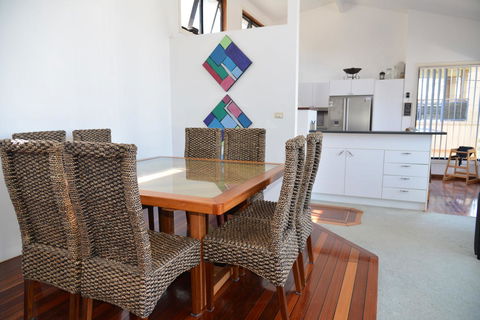 The Boat House - Accommodation Sunshine Coast 4