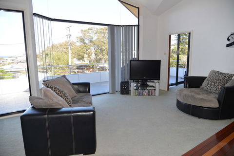 The Boat House - Accommodation Sunshine Coast 9