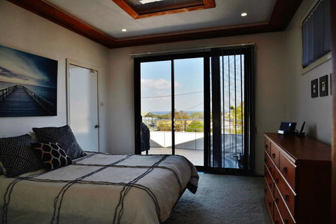 The Boat House - Accommodation Sunshine Coast 11