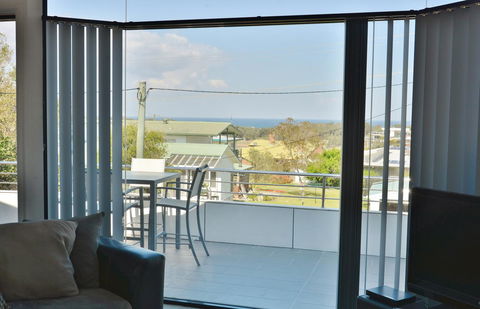 The Boat House - Accommodation Sunshine Coast 1