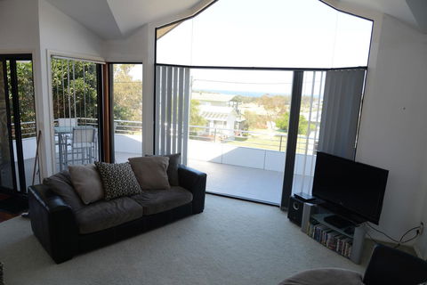 The Boat House - Accommodation Sunshine Coast 6