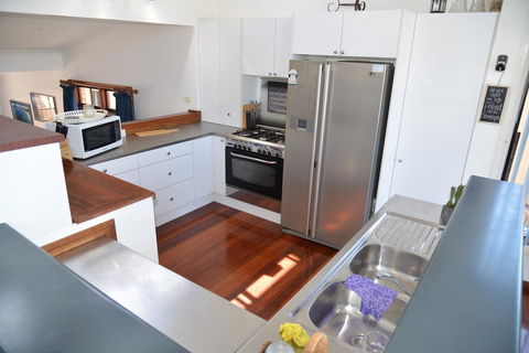 The Boat House - Accommodation Sunshine Coast 5