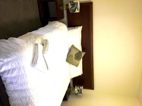 Boathouse Resort (Water Front) - Accommodation Sunshine Coast 4