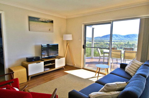 Coastwatch, 26 Comara Terrace - Accommodation Sunshine Coast 3