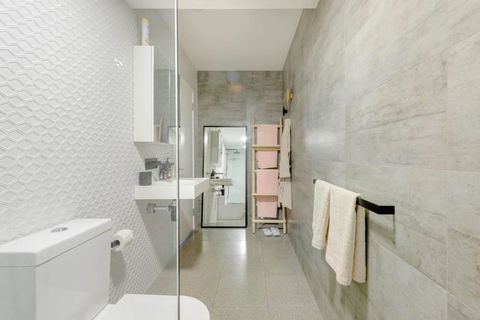 Scandi Beach Apartment - Accommodation Sunshine Coast 10