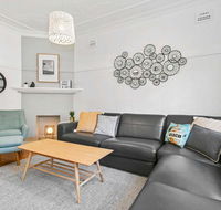 Seaspray - Manly beach apartment close to the sand - Accommodation Sunshine Coast