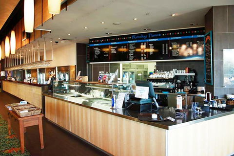 BASE Holidays - Ettalong Beach Premium Apartments - Accommodation Sunshine Coast 2