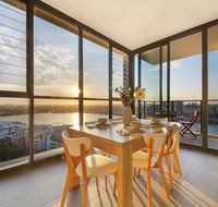 Stunning Sunset Water View 2BEDs on High Rises - Accommodation Sunshine Coast