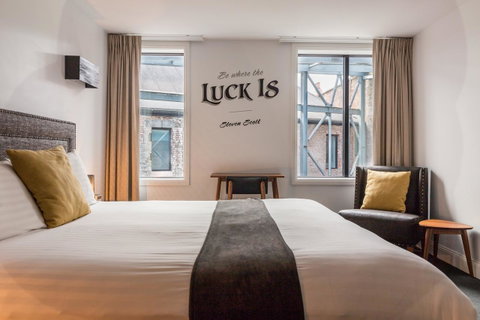 The Lucky Hotel - Accommodation Sunshine Coast 20