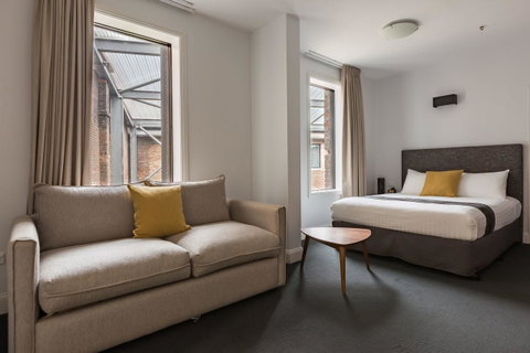 The Lucky Hotel - Accommodation Sunshine Coast 18