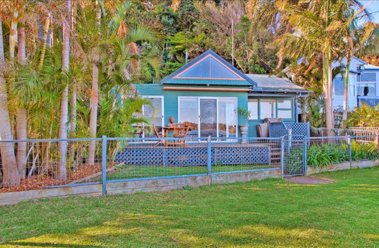 Croudace Bay NSW Accommodation Sunshine Coast