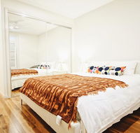 Cozy 5 Bed House in Sydney - Accommodation Sunshine Coast