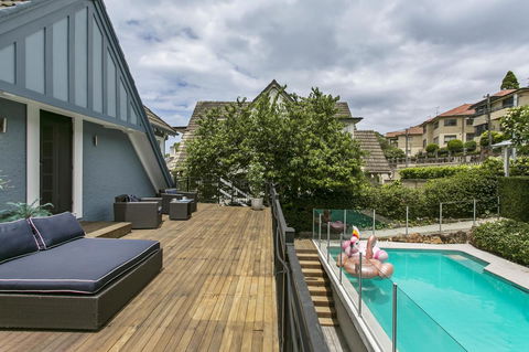 Summery, Spacious 4 Bed Home In Kurraba Point - Accommodation Sunshine Coast 3