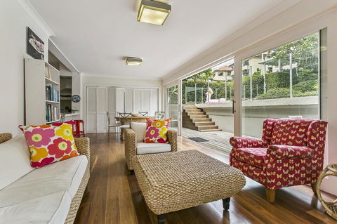 Summery, Spacious 4 Bed Home In Kurraba Point - Accommodation Sunshine Coast 0