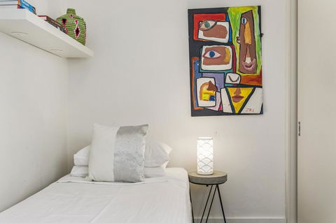Summery, Spacious 4 Bed Home In Kurraba Point - Accommodation Sunshine Coast 7