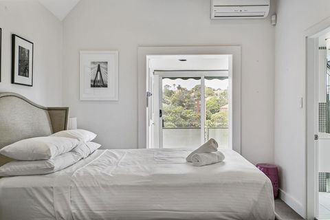 Summery, Spacious 4 Bed Home In Kurraba Point - Accommodation Sunshine Coast 5