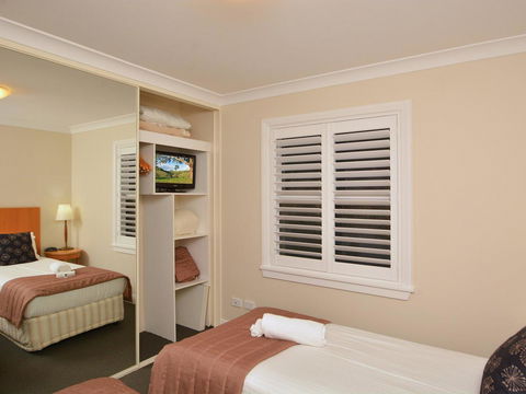 Villa De Saran Located Within Cypress Lakes - Accommodation Sunshine Coast 10
