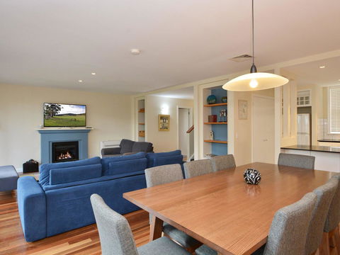 Villa De Saran Located Within Cypress Lakes - Accommodation Sunshine Coast 12
