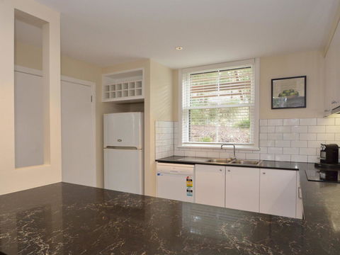 Villa De Saran Located Within Cypress Lakes - Accommodation Sunshine Coast 2