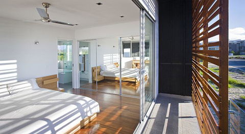 Casuarina Beachfront House - Hostie Properties - Accommodation Sunshine Coast 16
