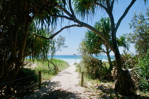Casuarina Beachfront House - Hostie Properties - Accommodation Sunshine Coast 10