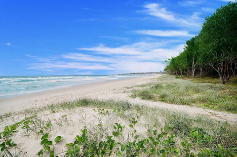 Casuarina Beachfront House - Hostie Properties - Accommodation Sunshine Coast 2